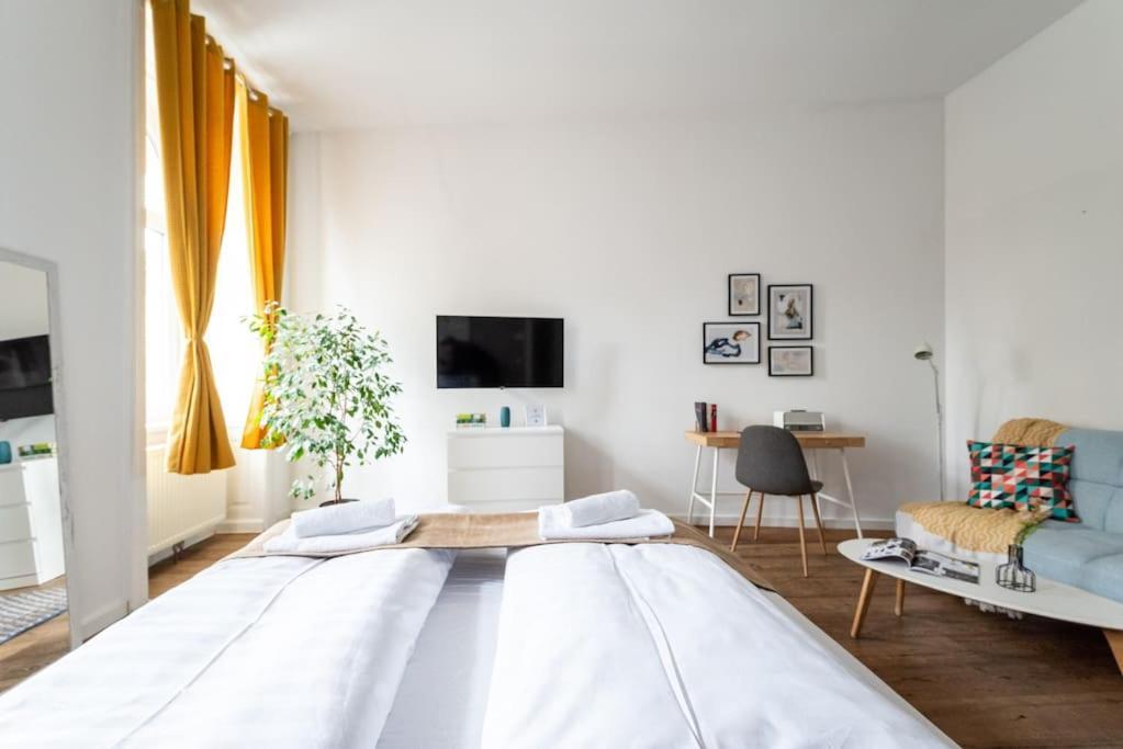 Lite 1Br Near Metro & Center By Hm Apartment Wina Bagian luar foto